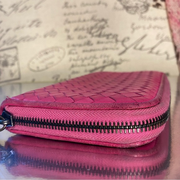 EUC Bottega Veneta Lambskin Intrecciato Long Round Zipper Wallet - Picture 6 of 14